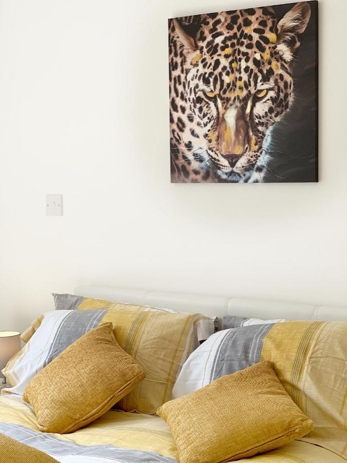 Lovely 1 Bedroom In South East Apartamento